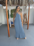 Vestido longo duna modelo amarra no pescoço